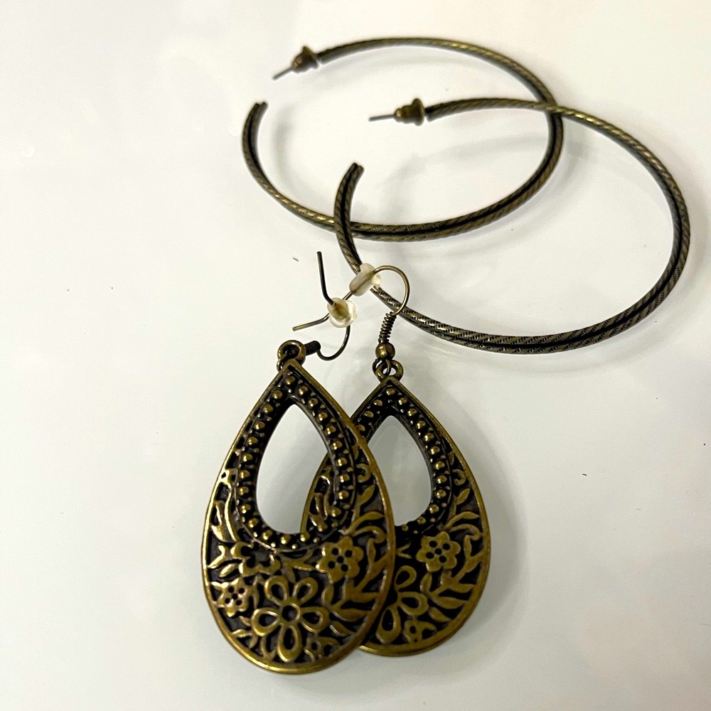 Duo: Elegant Set Designer Hoops & Bronze Floral Earrings